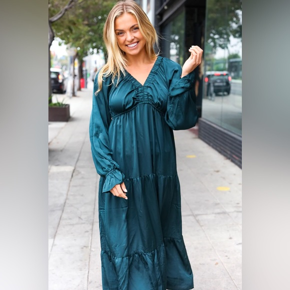 Elegant Hunter Green Elastic V Neck Tiered Satin Maxi Dress - Picture 13 of 13